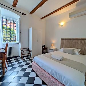 Camera con letto king size